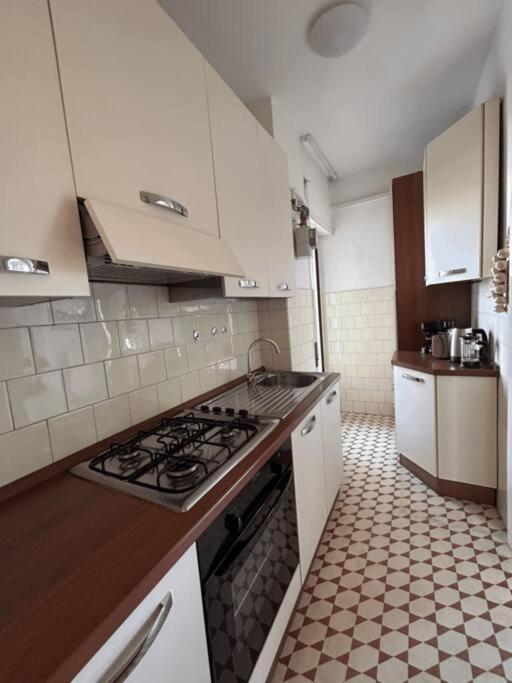 Tiberia Apartment Рим Екстериор снимка